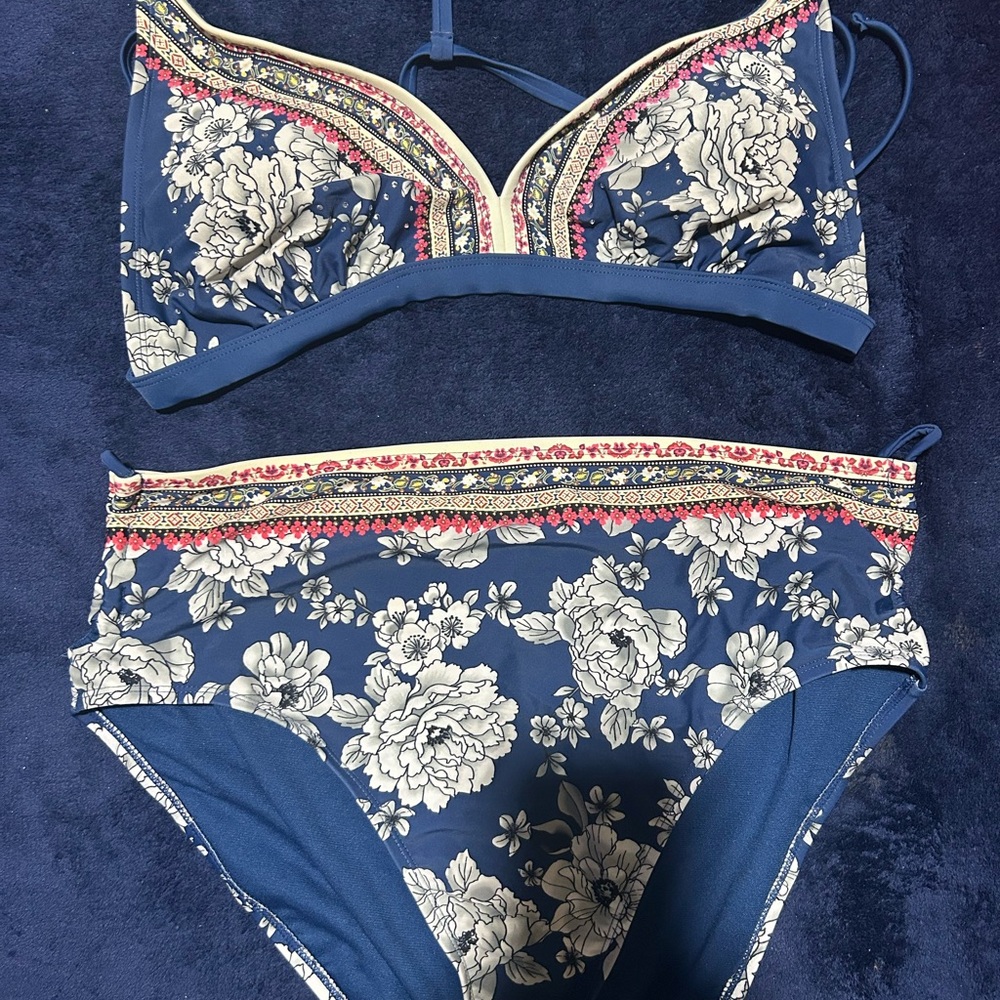 Time and Tru Blue and White Floral Bikini Set
